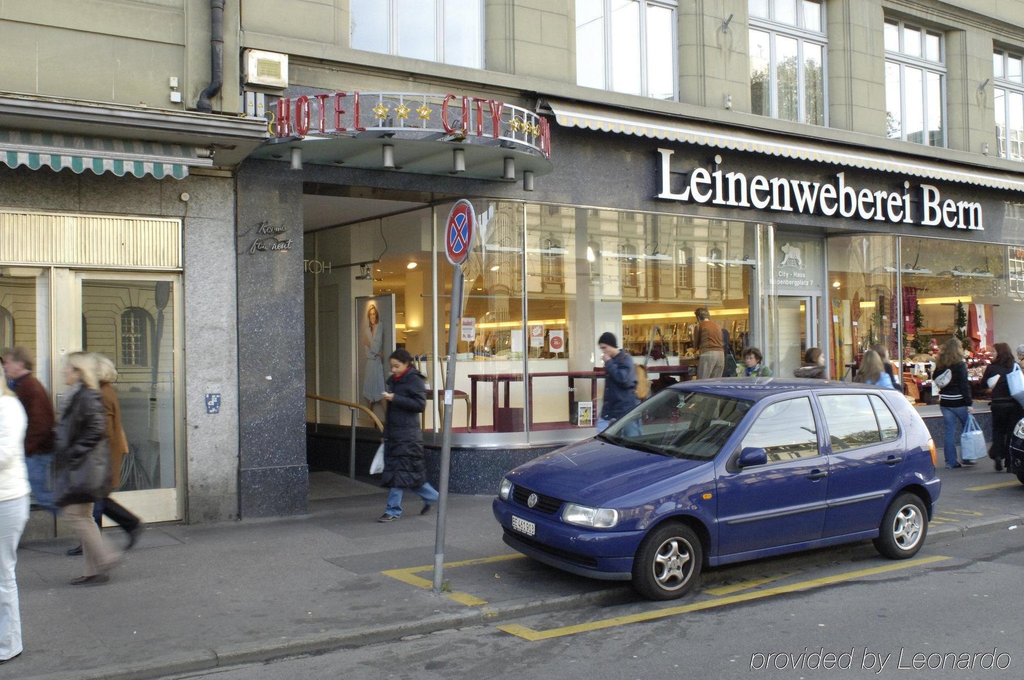 Am Bahnhof 3*